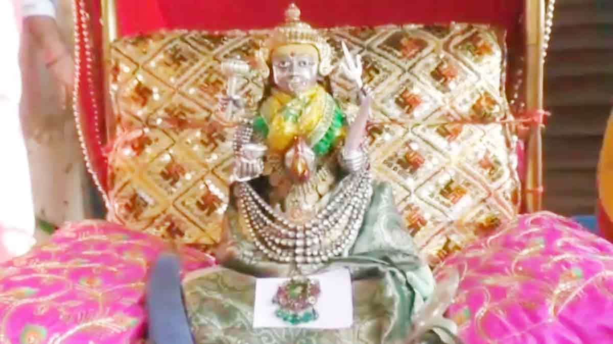 Mother Bahuchar is adorned with a necklace worth crores