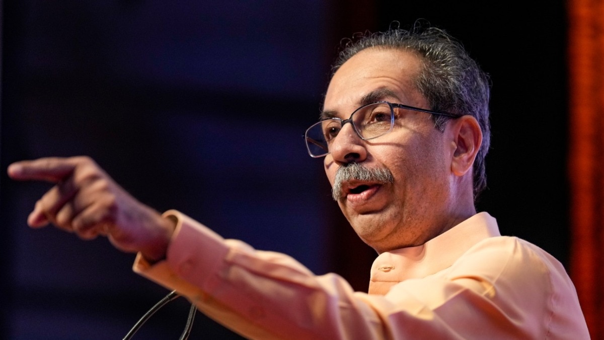 'असली शिवसेना आज भी हमारे पास, अमीबा जैसी हो गई बीजेपी', मुंबई की दशहरा रैली में बरसे उद्धव ठाकरे