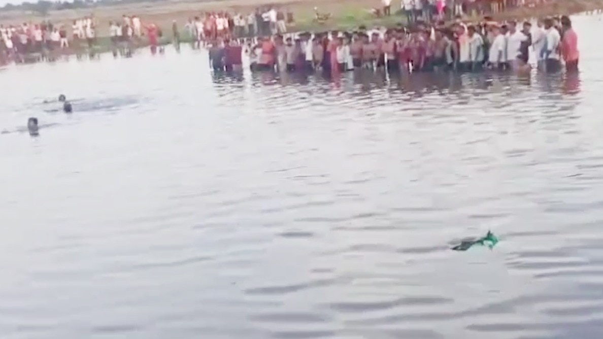 अब तक सभी 11 शव निकाल लिए गए हैं.(Photo:Screengrab)