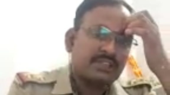 दारोगा पर लगा रेप का आरोप (Photo: Mayank Gaur/ITG)