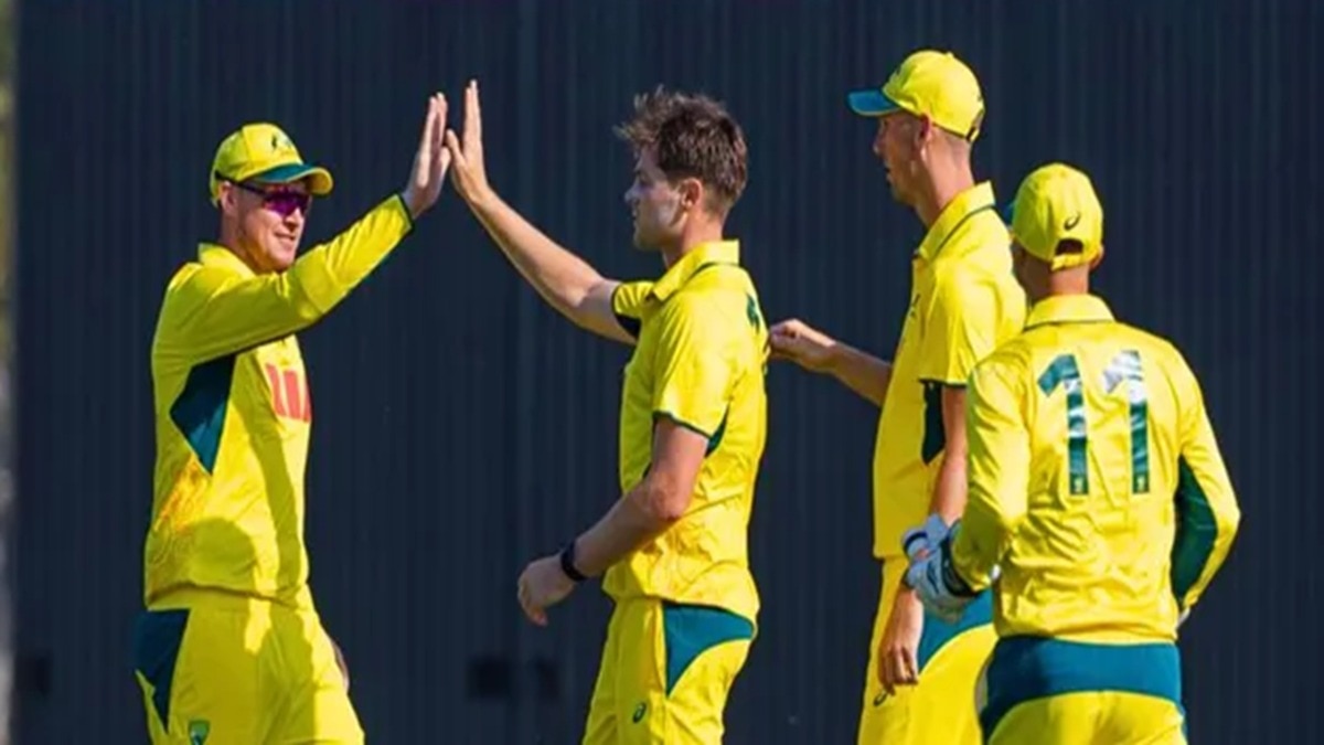 कानपुर में ऑस्ट्रेलिया-ए टीम के चार खिलाड़ी होटल का खाना खाकर बीमार पड़ गए. (File Photo: PTI)