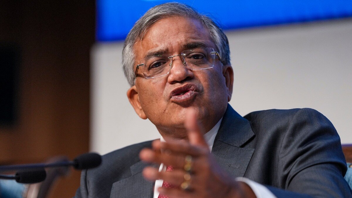 बिहार में 6 और 11 नवंबर को मतदान होगा और 14 नवंबर को नतीजे आएंगे. (Photo: PTI)