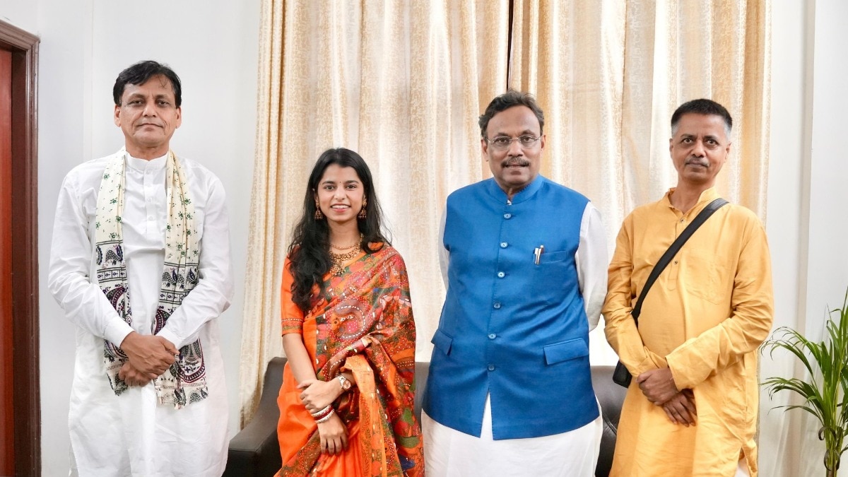 ‘मौका मिला तो जरूर लड़ूंगी चुनाव, ये दो सीटें…’, बीजेपी से टिकट मिलने की अटकलों पर बोलीं मैथिली ठाकुर – maithili thakur may contest election from bihar on bjp ticket lclar