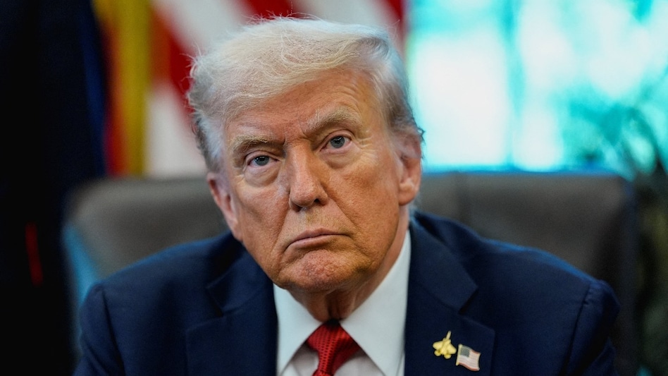 डोनाल्ड ट्रंप ने मध्यम और भारी ट्रकों पर 25% टैरिफ लगाया, अब 1 नवंबर से लागू होगा नया शुल्क - Trump imposes 25 tariffs medium heavy duty trucks from November 1 ntc - AajTak