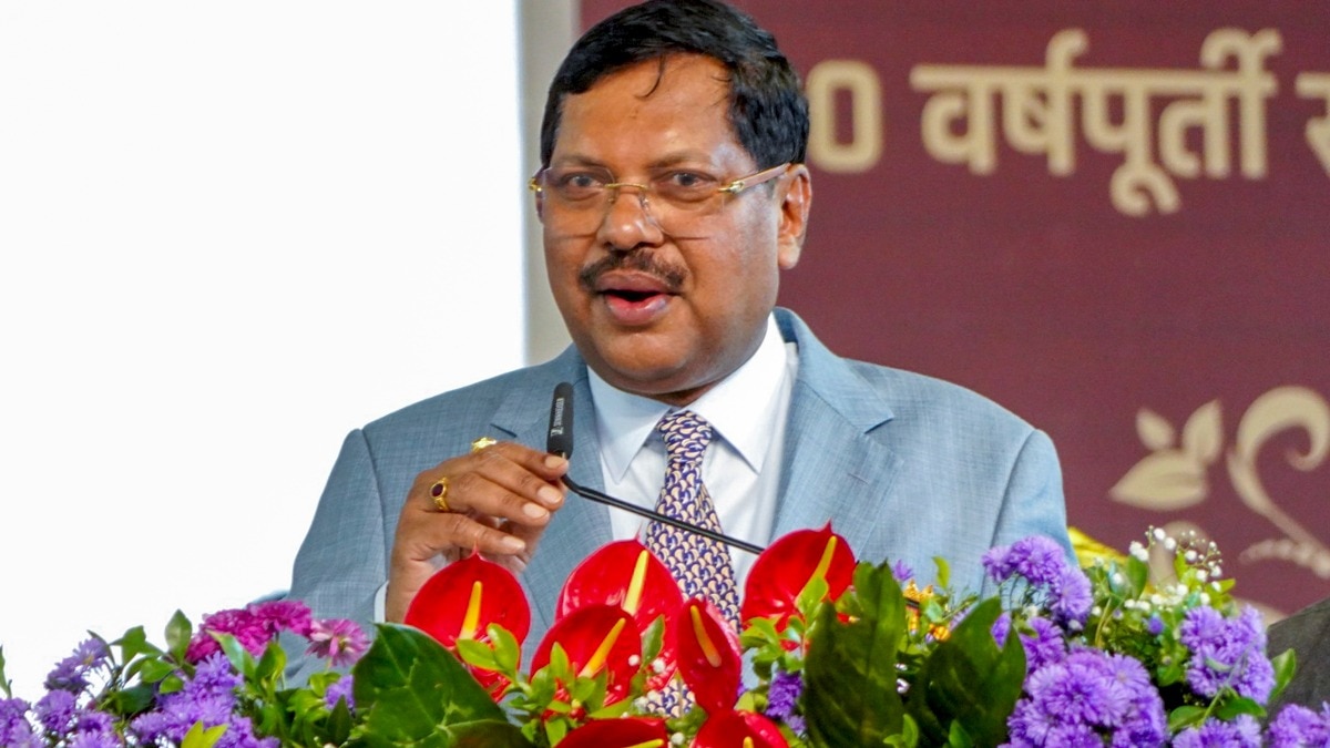 माइक म्यूट करने पर CJI ने कहा कि जस्टिस चंद्रन को मुझसे कुछ कहना था.  (Photo: PTI)