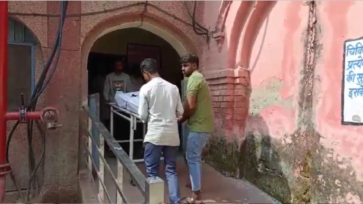 भाई का मर्डर करके लाश के पास ही सोया, सुबह पूजा करके लगाया तिलक…, फिर सबको सुनाई रात की कहानी – aligarh man killed cousin and slept with dead body did puja in morning lcltm