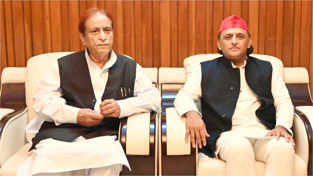 Azam Khan meeting Akhilesh Yadav, Akhilesh Yadav meets Azam Khan alone, SP leader Azam Khan news, UP politics latest update, why Akhilesh met Azam Khan secretly, Azam Khan power in Samajwadi Party
