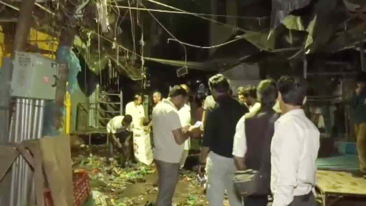 ‘धमाके की आवाज बम जैसी थी, यहां पटाखे की कोई दुकान नहीं…’, कानपुर ब्लास्ट पर बोले चश्मदीद – kanpur meston road scooty blast police ats investigation lclar