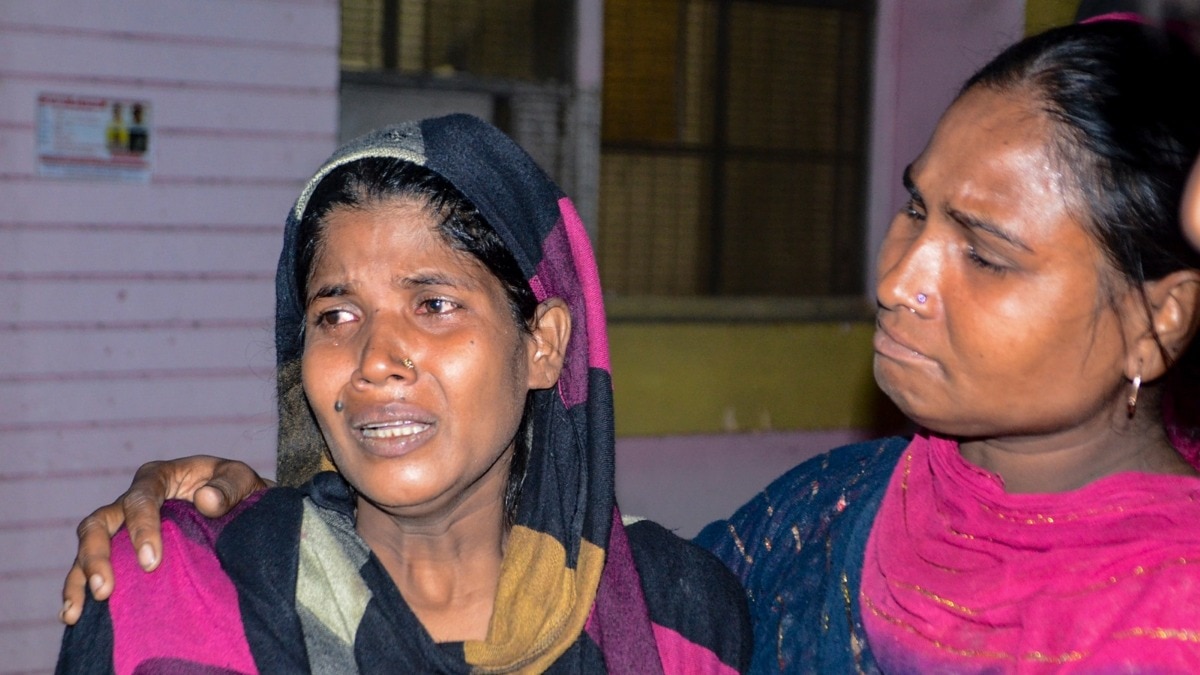 कानपुर में स्कूटी ब्लास्ट के बाद लोगों में दहशत फैल गई (Photo: PTI)