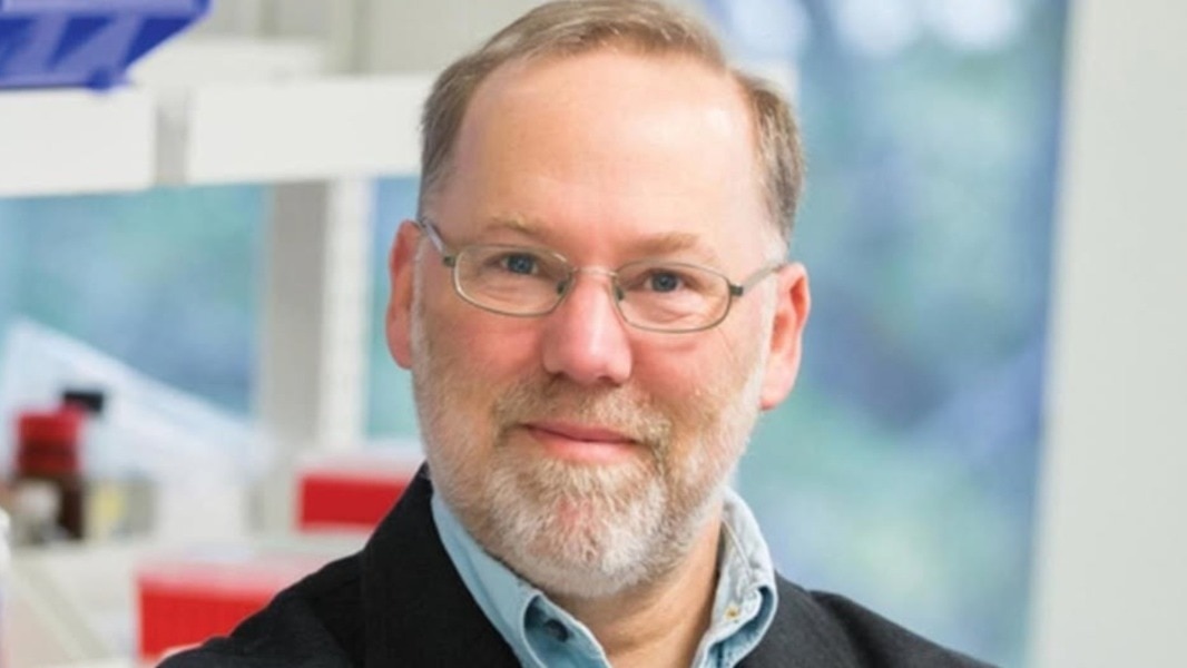 नोबेल पुरस्कार विजेता बनने पर फ्रेड रामस्डेल ने प्रतिक्रिया दी (Photo: Instagram@uclaalumni)