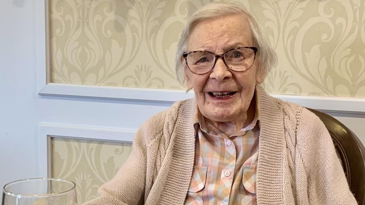 105 साल की महिला खुद करती है सारे काम, बताए लंबी उम्र के 5 सीक्रेट