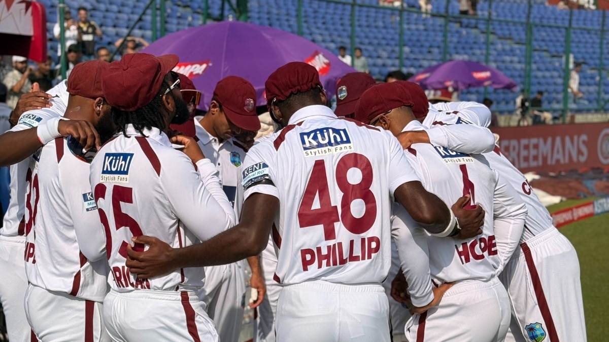 बर्नार्ड जूलियन का 4 अक्टूबर को निधन हो गया था, जूलियन को वेस्टइंडीज की टीम ने दिया सम्मान. (Photo: X/@windiescricket)
