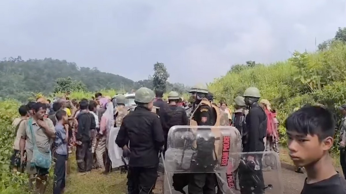 लापंगाप गांव में सीमा विवाद के दौरान हिंसक झड़प (Photo: ITG)