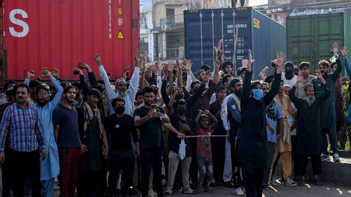 पाकिस्तान में गाजा शांति समझौते को लेकर तेज विरोध प्रदर्शन हुए (Photo: AFP)