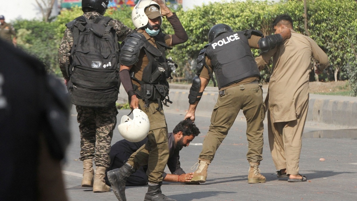 रिपोर्ट्स की मानें तो साद रिजवी के घर पर छापा मारा गया और उनके परिवार को हिरासत में ले लिया गया. (Photo: ITG)