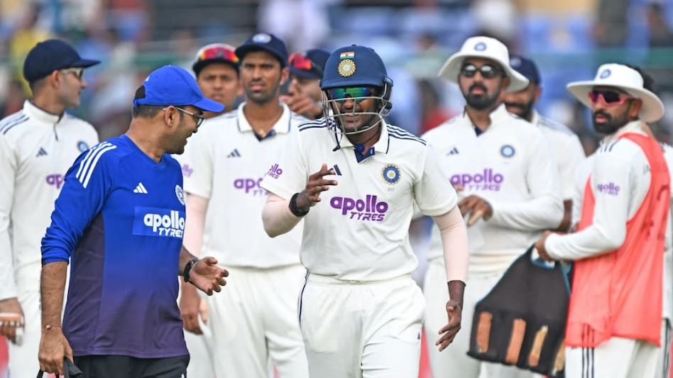 health दिल्ली टेस्ट मैच में भारतीय खिलाड़ी साई सुदर्शन को लगी चोट. (Photo: AFP/Getty Images) health दिल्ली टेस्ट मैच में भारतीय खिलाड़ी साई सुदर्शन को लगी चोट. (Photo: AFP/Getty Images)