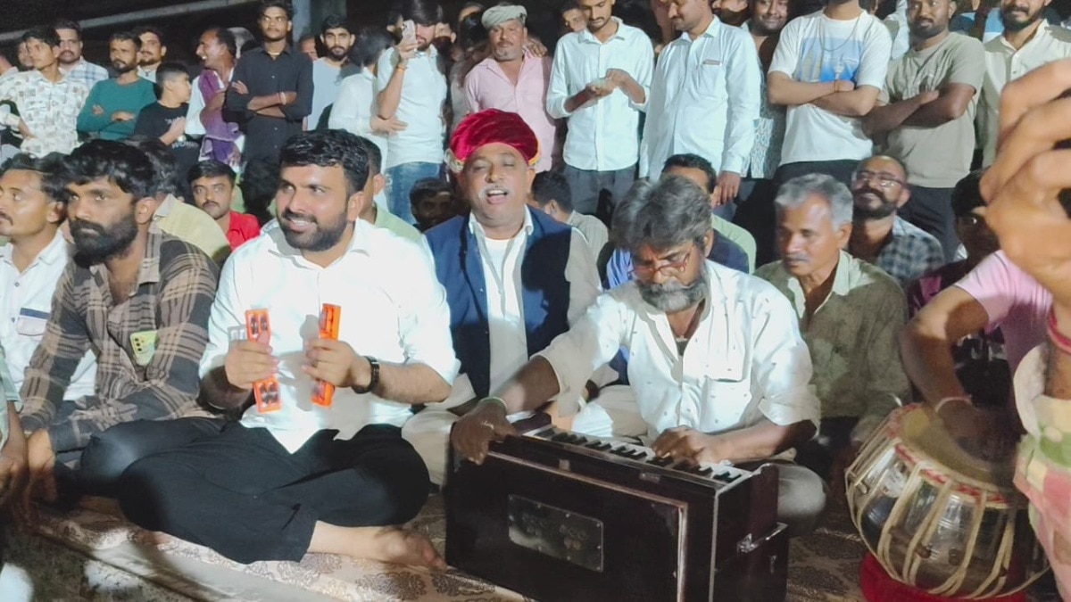 gujarat aap farmer leader raju karpada detained 