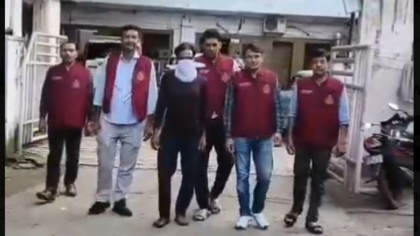 उत्तर प्रदेश के गोरखपुर में तीन साल से छिपकर रह रहा था अपराधी. (Photo: X/@CrimeBranchDP)