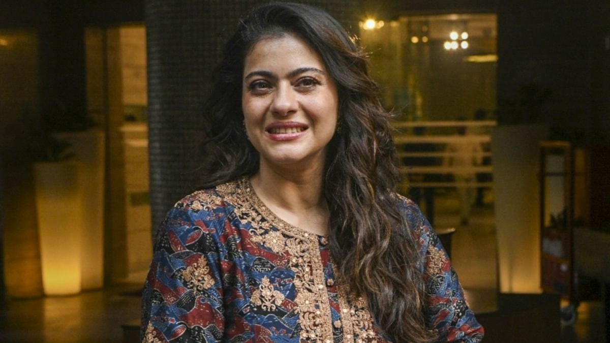 ‘दूसरी जया बच्चन बनेगी’, फैन को काजोल ने किया ऑटोग्राफ देने से मना, VIDEO – Kajol troll didnt give autograph to fan named as second jaya Bachchan tmovk