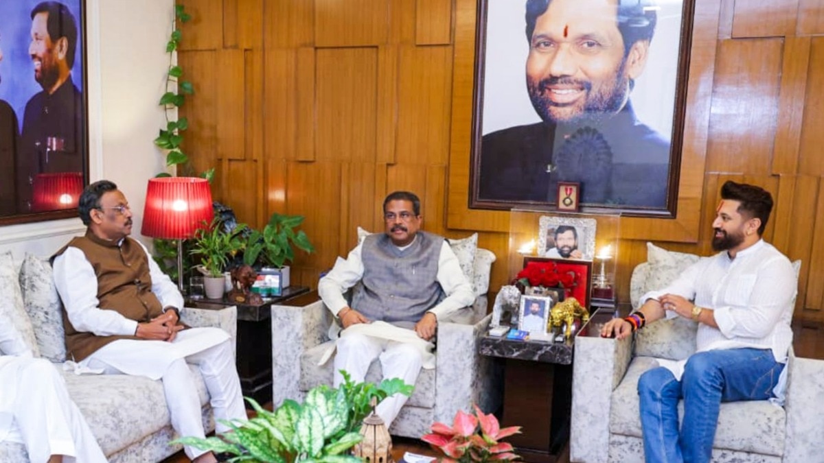 मिशन बिहार के ‘संकटमोचक’ बने धर्मेंद्र प्रधान, चिराग को मनाने और NDA में सीट बंटवारे के पीछे की कहानी – bihar elections dharmendra pradhan story behind convincing chirag seat sharing nda ntc