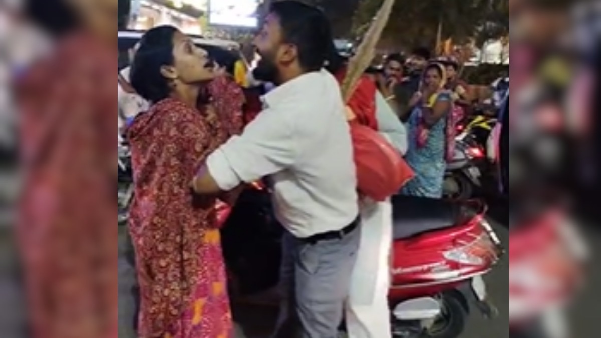 बीच बाजार पत्नी का गुस्सा फूटा!(Photo: Screengrab)
