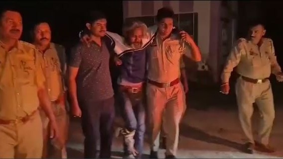 एनकाउंटर में घायल हुआ सुपारी किलर (Photo: Screengrab)