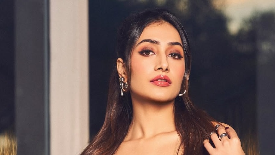 rise and fall winner 