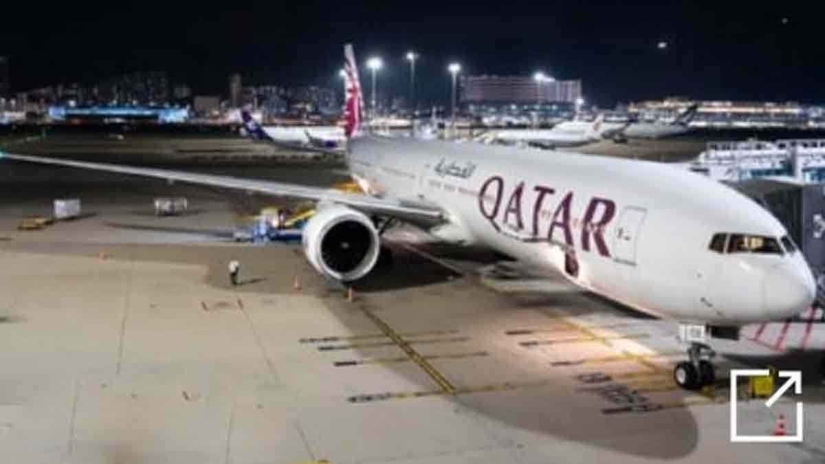 कतर एयरवेज फ्लाइट की इमरजेंसी लैंडिंग (Photo:  Brijesh Doshi/ITG)