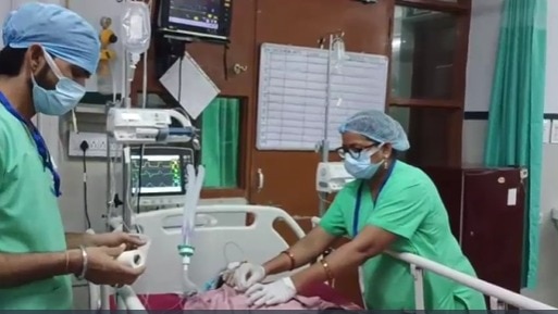 छात्रा अस्पताल में भर्ती.(Photo: Screengrab)
