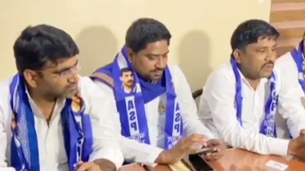 MP: ग्वालियर में पुलिस फोर्स ने निकाला फ्लैग मार्च, आज होने वाला आंदोलन स्थगित, तनाव टला