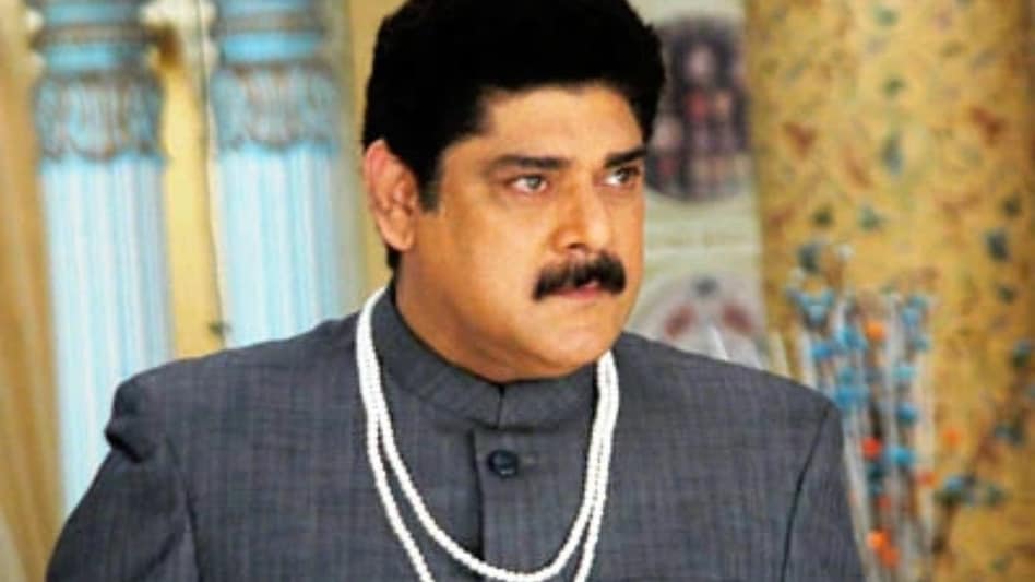 Pankaj Dheer Family: बहू-बेटे संभालेंगे पंकज धीर की विरासत, इंडस्ट्री से गहरा नाता, जानें क्या करती हैं पत्नी-बहू - Mahabharata pankaj dheer family nikitin dheer kritika sengar ...