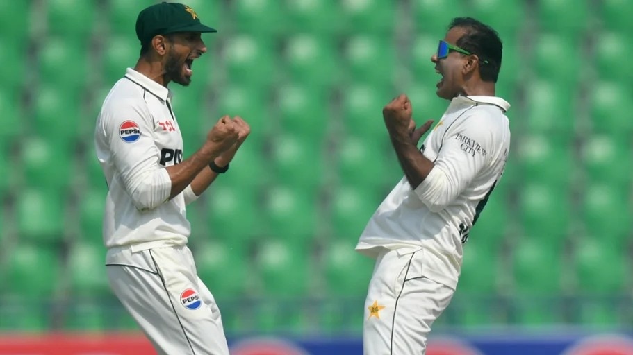 नोमान अली (दाएं) लाहौर टेस्ट में  प्लेयर ऑफ द मैच रहे (Photo: Getty)