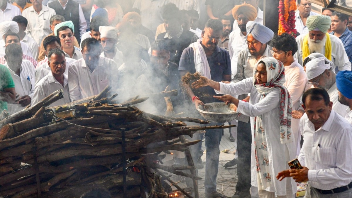 IPS पूरन कुमार का अंतिम संस्कार राजकीय सम्मान के साथ किया गया (फोटो-PTI)