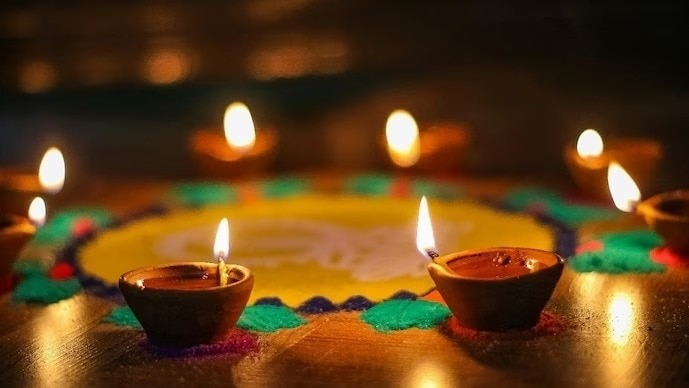 Diwali 2025: दिवाली से पहले घर से बाहर निकाल फेंकें ये चीजें, वरना रूठ जाएंगी मां लक्ष्मी – diwali 2025 remove these 6 items for lakshmi blessings tvisz