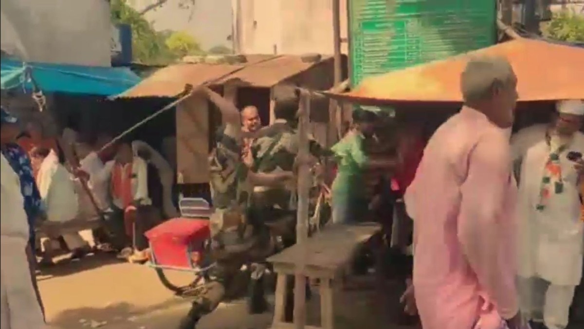 begusarai lathi charge