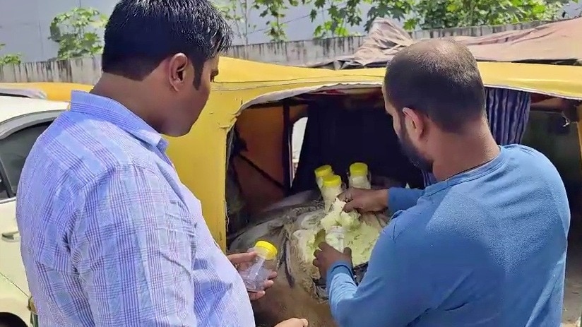 Team checking mawa in Chandauli (Photo- ITG)