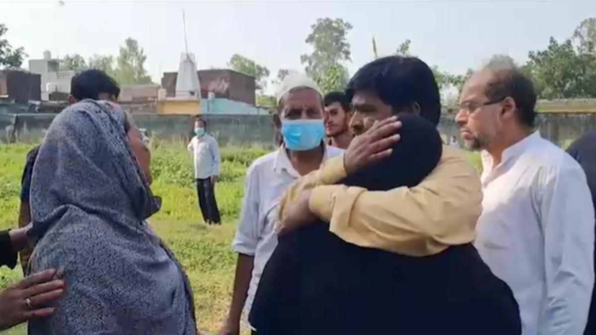 पिता ने कब्र से निकलवाई बेटी की लाश, होगा बड़ा खुलासा? (Photo: ITG