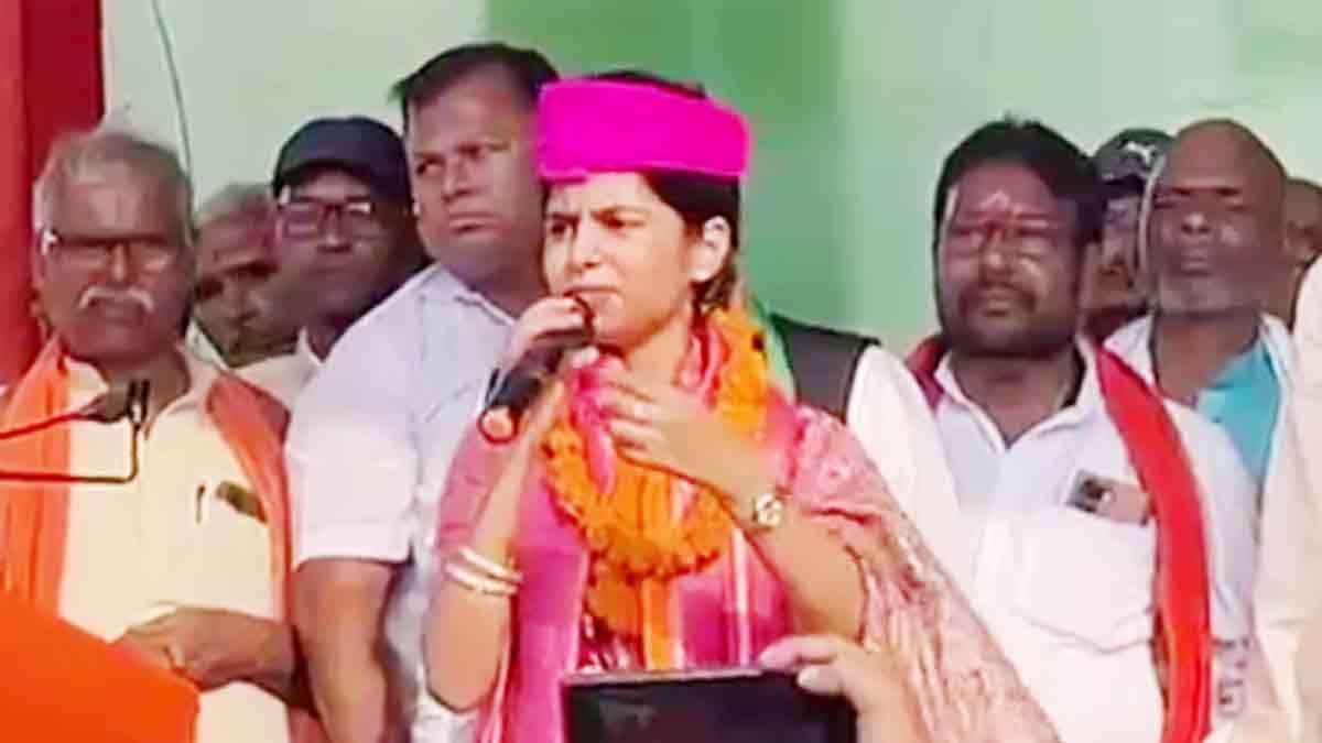  Maithili thakur files her nomination from Alinagar seat