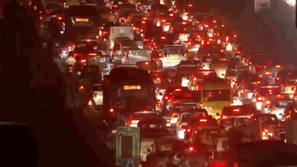 धनतेरस से पहले RUSH… दिल्ली, नोएडा और गुरुग्राम में हर तरफ जाम ही जाम दिखा – heavy traffic in delhi ncr before dhanteras lclar