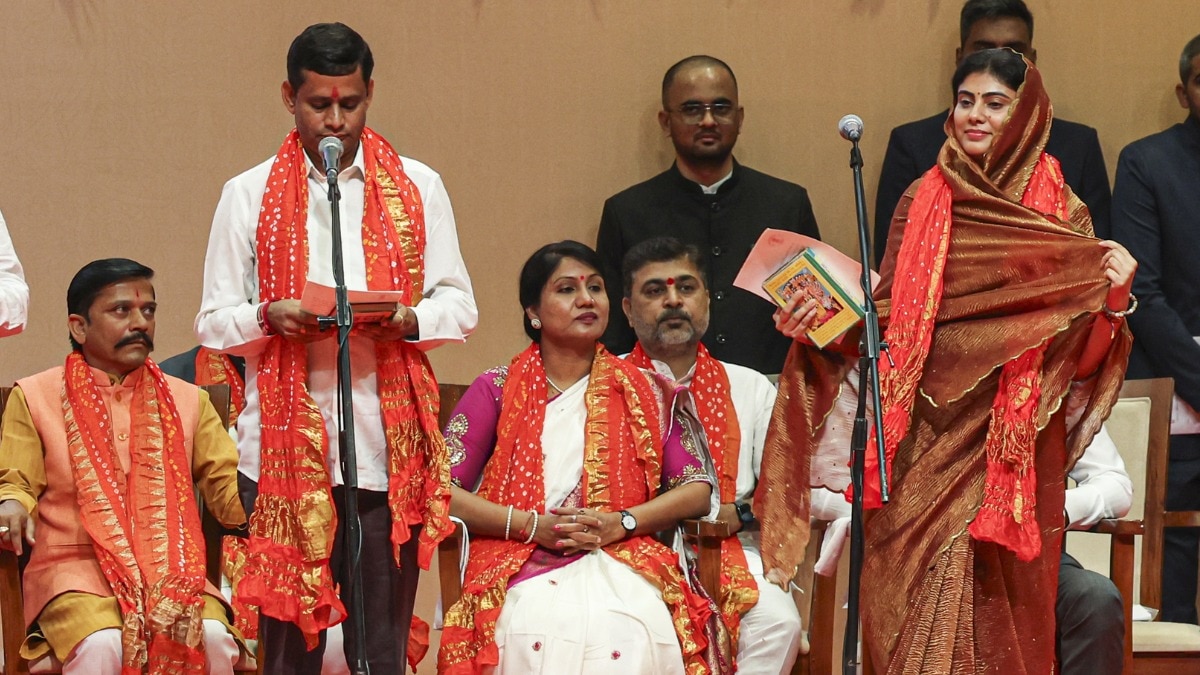 gujarat cabinet expansion rivaba jadeja harsh sanghvi