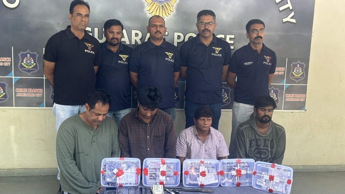   48 किलो चांदी बरामद. (Photo: Atul Tiwari/ITG)