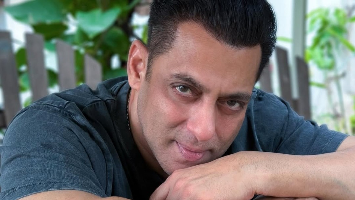 सलमान के खिलाफ अभिनव कश्यप के नहीं थम रहे ‘वार’, अब बोले- ‘दबंग’ में दूसरों के रोल काटे… – abhinav kashyap claims salman khan misbehaved om puri dabangg set tmovj