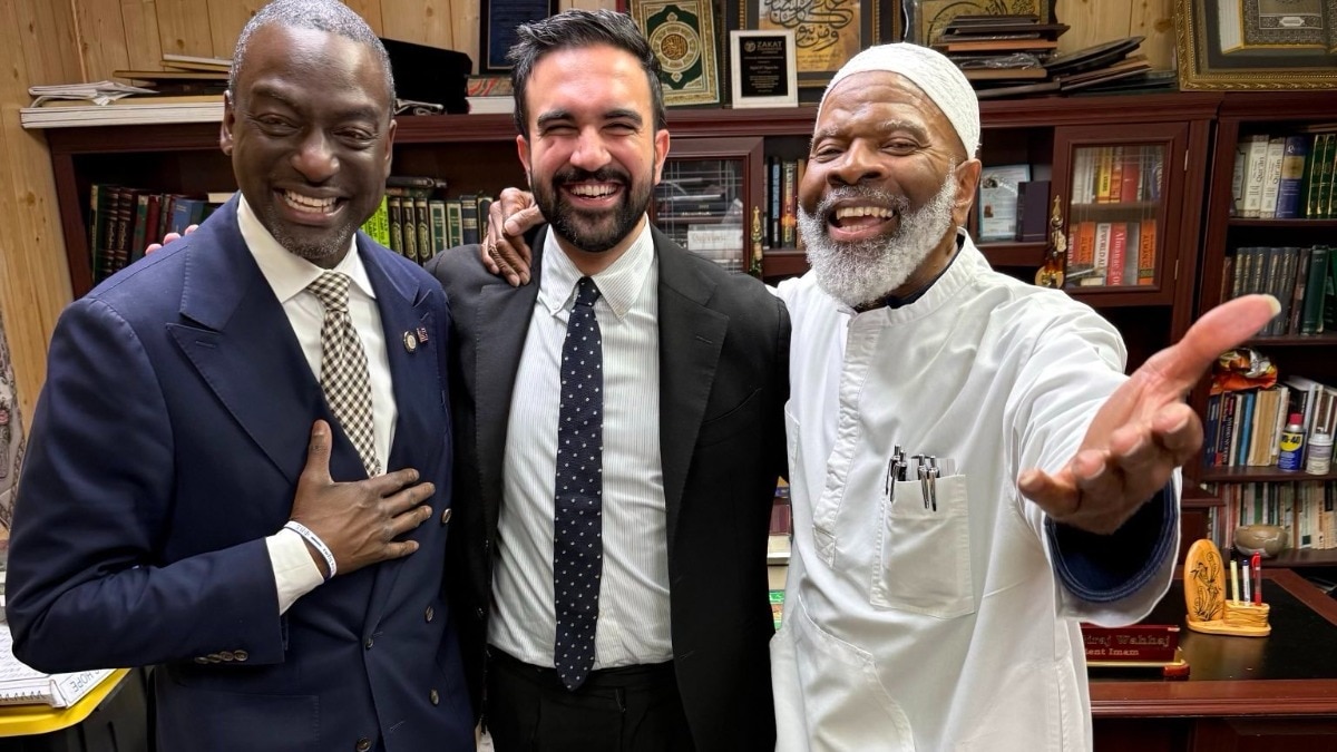 जोहरान ममदानी ने इमाम के साथ तस्वीर खिंचवाई, ट्रंप ने कहा- एक अनर्थ होने को है, इसने उड़ाया था वर्ल्ड ट्रेड सेंटर!