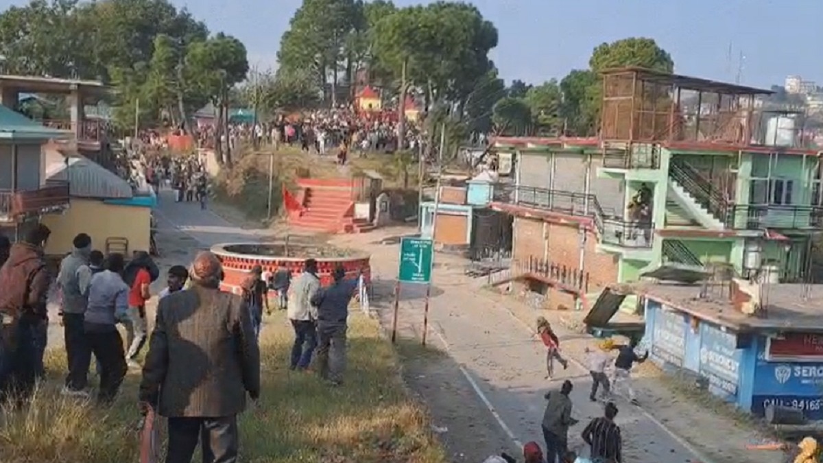 मेले की शुरुआत पूजा और संगीत से होती है. (Photo: ITG)