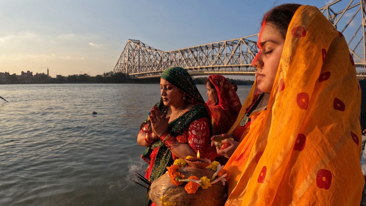 Chhath Puja 2025 Wishes: आस्था के महापर्व छठ पर अपनों को शेयर कीजिए ये खास शुभकामना संदेश