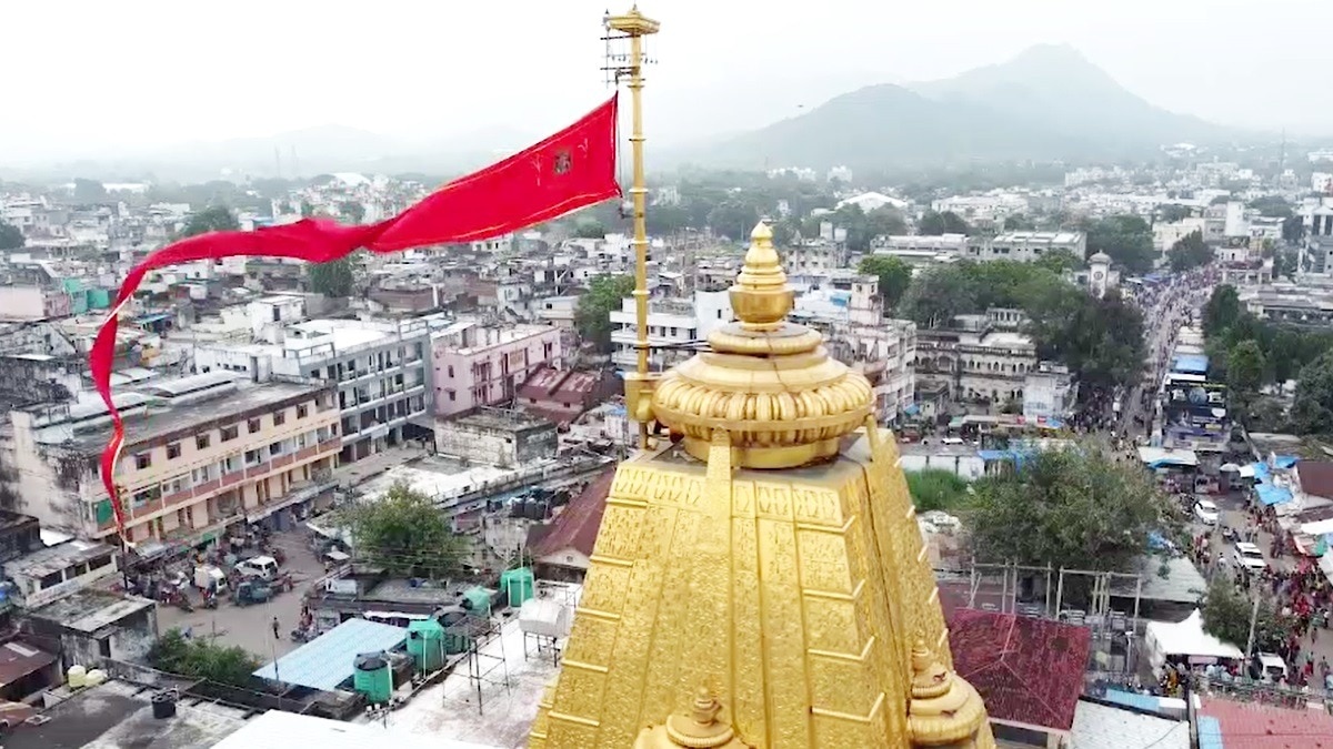 नए साल में दर्शन के लिए अंबाजी मंदिर पहुंचे श्रद्धालु.(Photo:ITG)