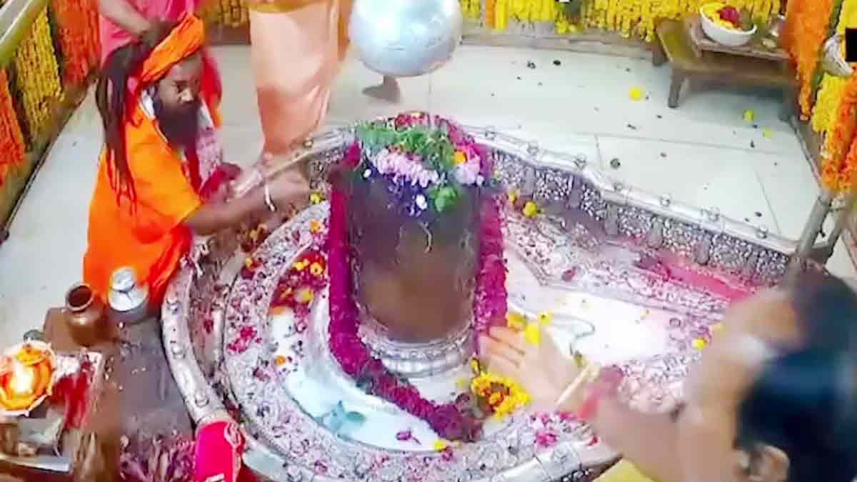 Priest and Mahant clash at Mahakaleshwar temple