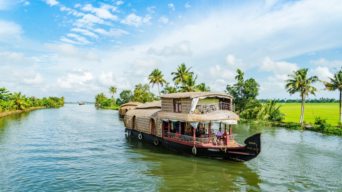 दिसंबर में घूमने का है प्लान? IRCTC का ये टूर पैकेज साल 2025 के सफर को बना सकता है यादगार