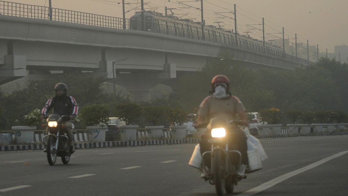 दिल्ली में लगातार दूसरे दिन हवा ‘बेहद खराब’, पराली से राहत के बावजूद AQI 400 पार – Delhi air quality remains very poor for the second consecutive day with AQI crossing 400 despite relief from stubble burning ntc
