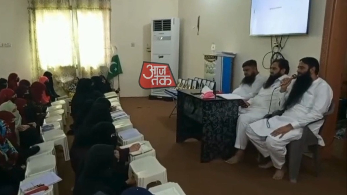 'हिंदुस्तान और मोदी ही तुम्हारे सबसे बड़े दुश्मन हैं', पाकिस्तान में पढ़ाया जा रहा आतंक का नया सिलेबस